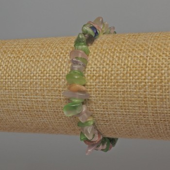 Náramek Směs drobných úlomků přírodního kamene, průměr 6–12×2–4 mm, délka 18 mm, elastický