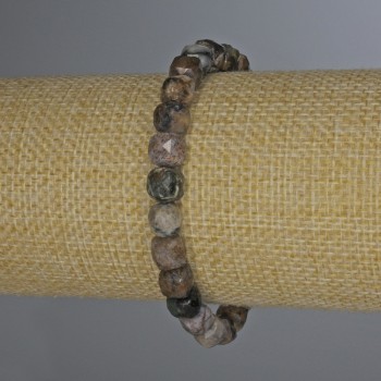 Náramek z broušeného petersitu, kostky 7×7 mm, délka 18 cm, elastický