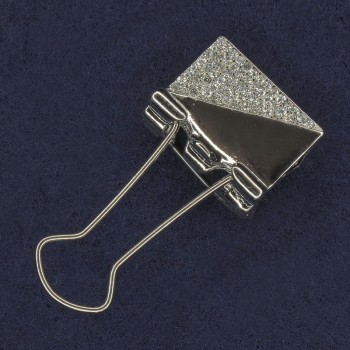 Brož se zapínáním s bílými štrasami, stříbrný kov, 21×46 mm