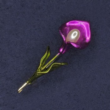 Brož Kala s růžovou perlou a zeleným smaltem, zlatistý kov 17×54 mm+