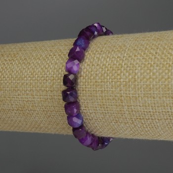 Náramek z turmalínu, broušené kostky, průměr 6 mm, délka 18 cm, pružný