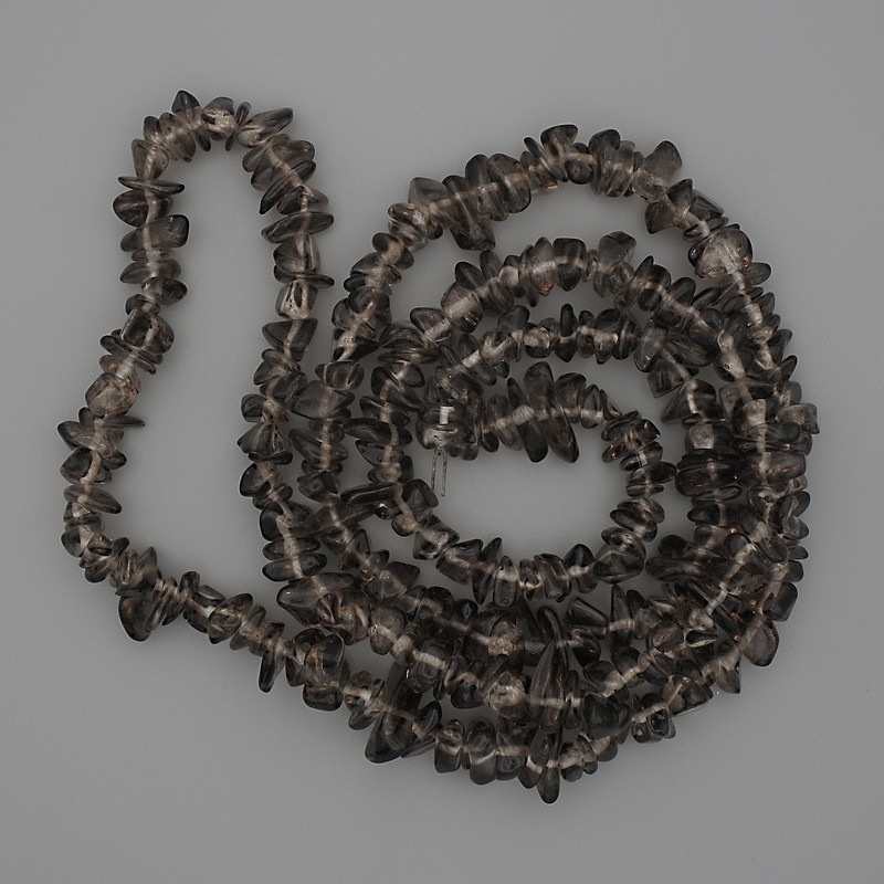 Korálky rauhtopaz drobky, průměr 6–10×2–4 mm, délka 80 cm, na niti