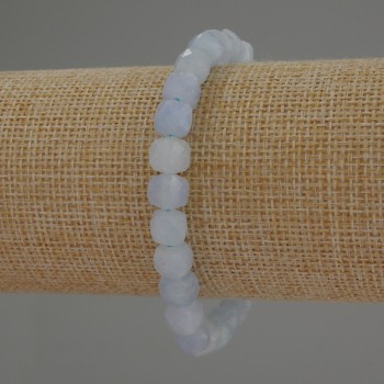 Náramek z akvamarínu s facetovanými kubíky, rozměry 7×7 mm, délka 18 cm, strečový