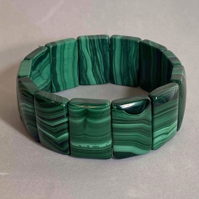 Náramek z malachitu, přírodní kámen, články cca 25×17 mm, délka cca 18 cm, elastický
