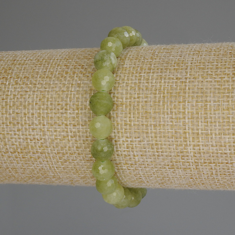 Náramek z chryzolitového olivínu s brusovanou kuličkou, průměr 8 mm, délka 18 cm (elastický)