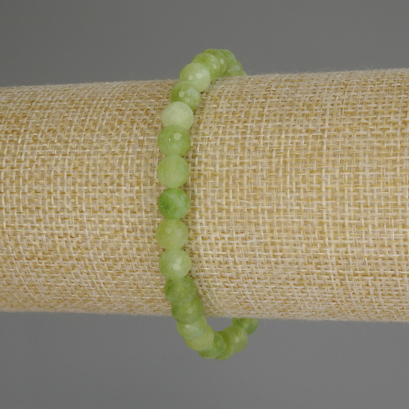 Náramek z chryzolitového olivínu, broušené kuličky o průměru 6 mm, délka 18 cm (elastický)