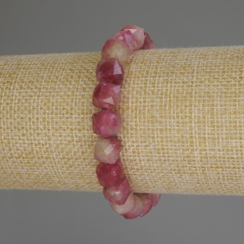 Náramek z turmalínu, broušené kubíky, průměr 8×8 mm, délka 18 cm (elastický)