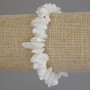 Náramek z perleťových drobků, průměr 8–12×3–5 mm, délka 18 cm (gumičkový)
