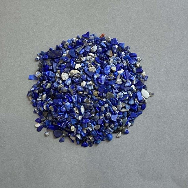 Přírodní kámen lazurit – drť bez otvoru 3–4×4–6 mm ± (na 100 g ±)