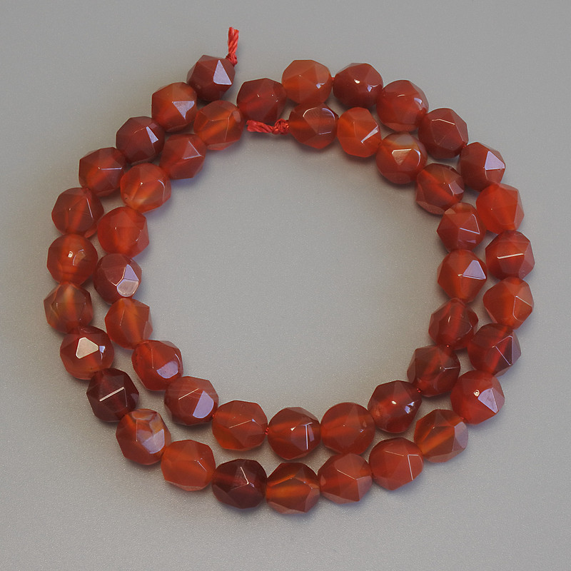Karneolové korálky, multifacetní 8×7 mm, na niti, délka 37 cm+