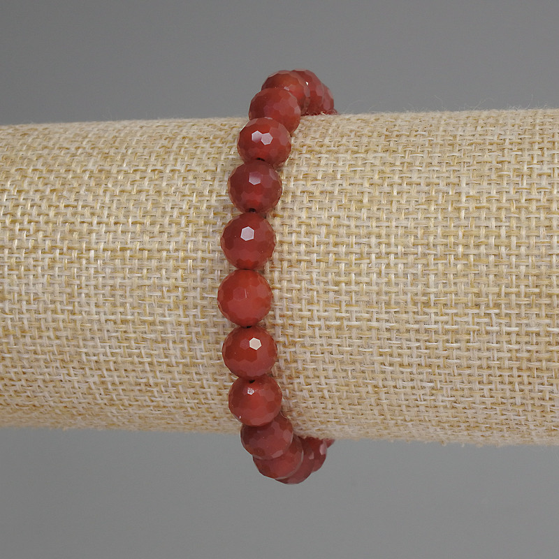 Náramek z karneolu – facettované korálky, kulovité, průměr 8 mm, délka 18 cm, elastický