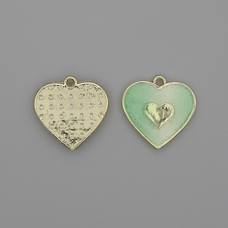 Přívěšek srdce – světle zelené barvy, zlatavý kov, průměr 15×15 mm, balení 2 ks
