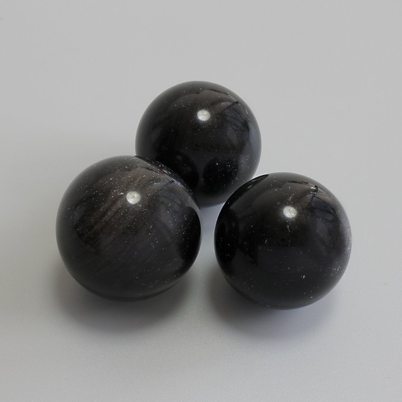 Suvenýrová koule ze stříbřitého obsidiánu, průměr 30 mm