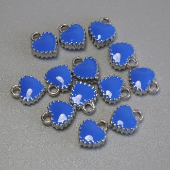Přívěšek ve tvaru srdce s modrým smaltem, stříbrný kov, průměr 7×8 mm, balení 13 ks