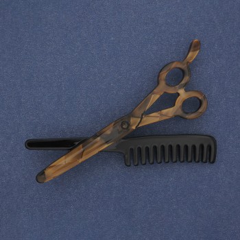 Brož „Nůžky s hřebenem“ – stříbřitý akryl