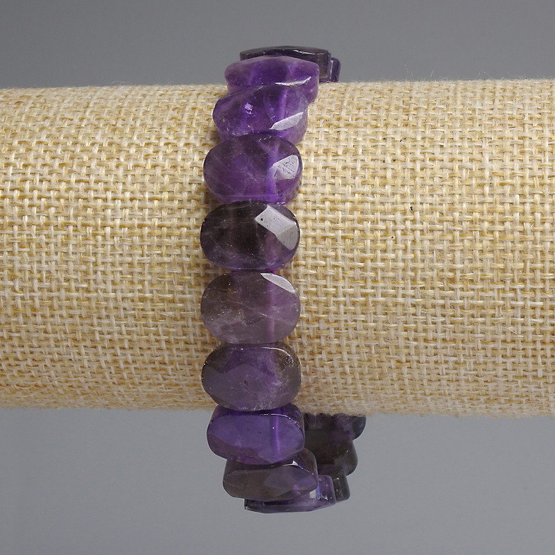 Výprodej! Náramek z ametystu, facetovaný, zaoblené oválné články, průměr cca 14×10 mm, délka 18 cm, elastický
