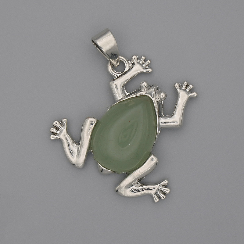 Přívěšek Žába z nefritu 29×28 mm, délka 37 mm