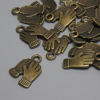Přívěšek 'Rukavičky' bronzové barvy, průměr 19×13 mm, otvor pro ouško 2,3 mm, balení 19 ks