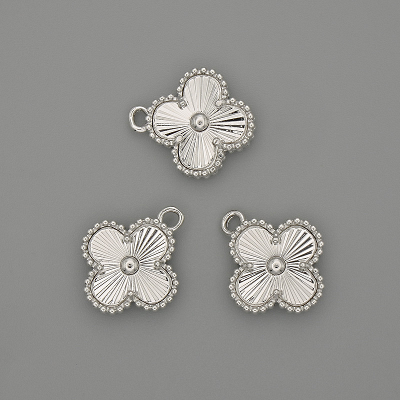 Přívěšek Čtyřlístek 14×14 mm, délka s očkem ~17 mm, stříbrný kov