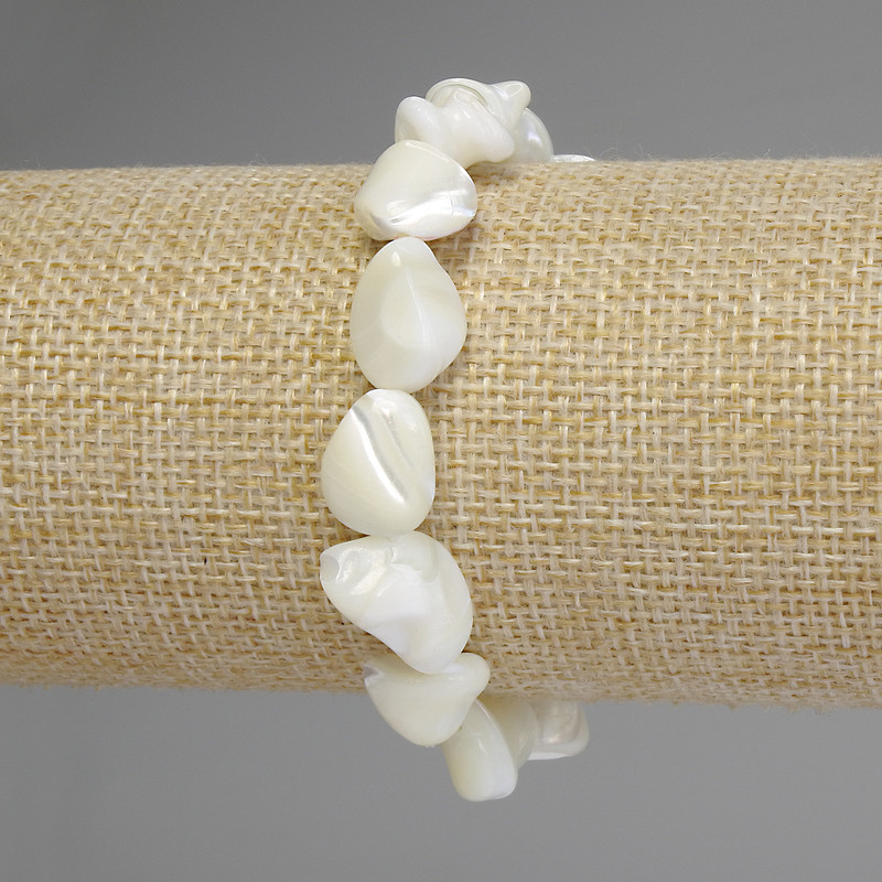 Náramek z perleti fazetovaný, průměr 12–13 mm, 5×10–11 mm ±, délka 18 cm elastický
