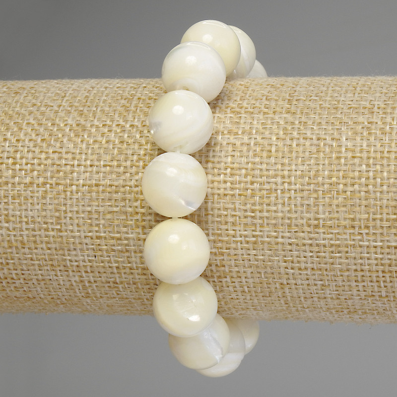 Náramek z perleti – hladké korálky, průměr 13 mm, délka 18 cm, elastický