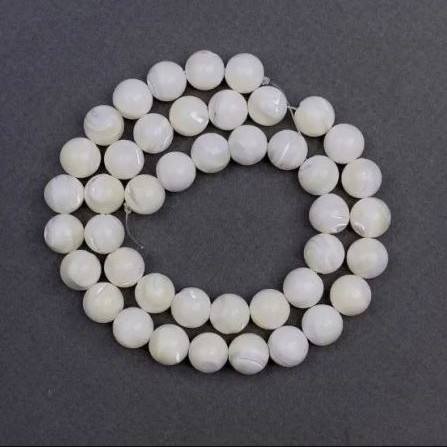 Perleťové korálky – hladká kulička, průměr 10 mm ±, délka 39 cm ±, na niti