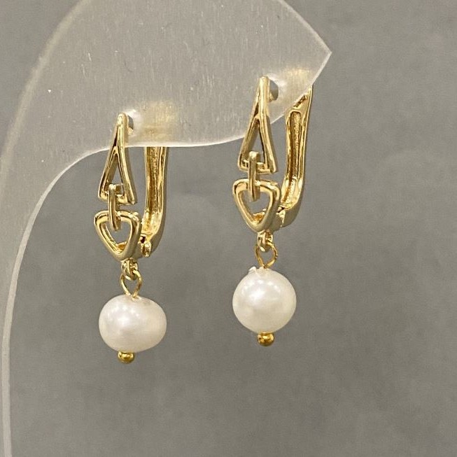 Náušnice z říčních perel, průměr 7×6 mm, délka cca 28 mm