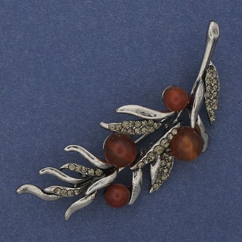 Brož Větvička z karneolu se šedými štrasovými kamínky, 67 × 26 mm, stříbrný kov