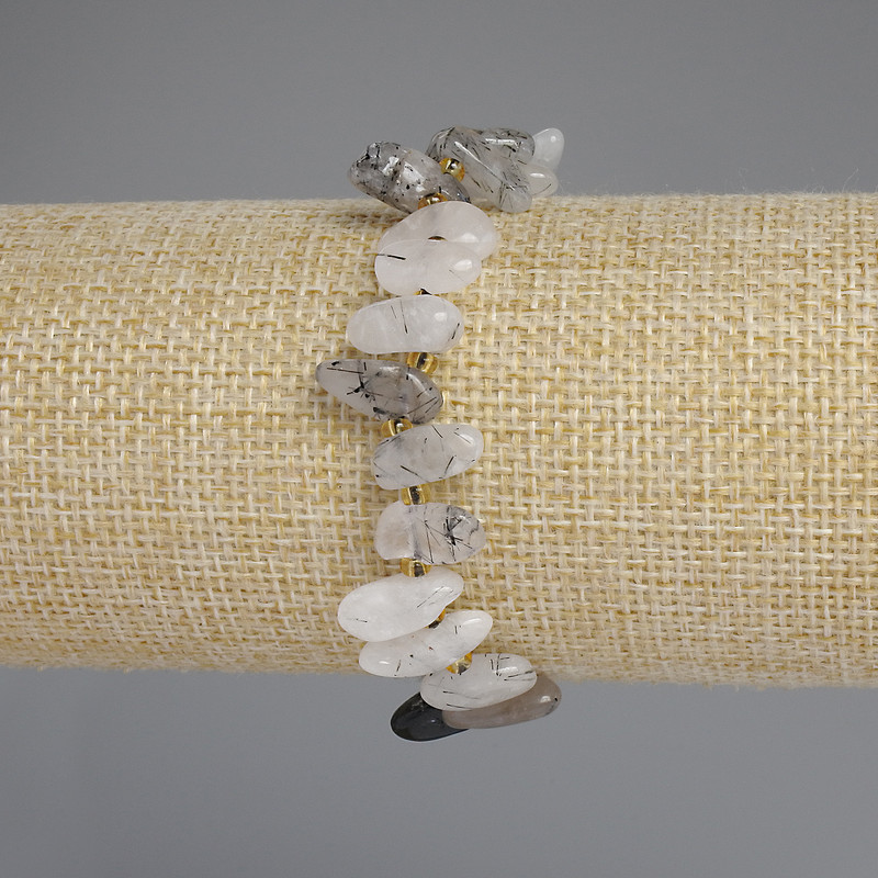 Náramek z rutilového křemene «Vlásatík» s motivem motýla, fasetované korálky, průměr 11–14 × 6–7 mm, rokajl 3 mm, délka 18 cm