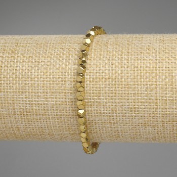 Náramek z hematitu zlatavého odstínu, s víceúhlými korálky o rozměru 4x4 mm, délka 18 cm, pružný