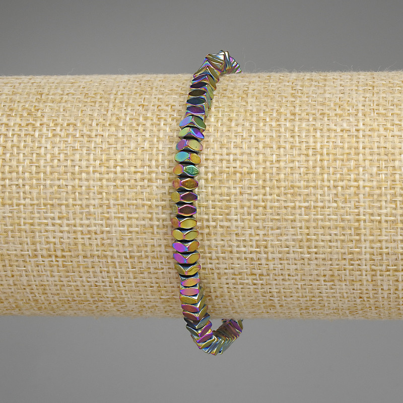 Náramek z duhového hematitu, brusované čtvercové rondely 4×2 mm, délka 18 cm, elastický