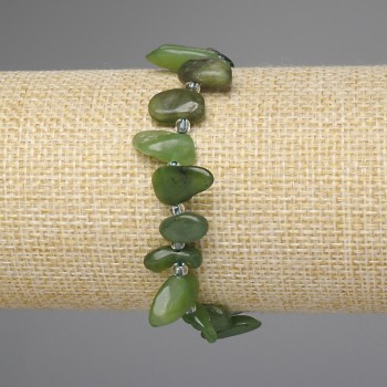 Náramek z jadeitu s fasetovanými kamínky «motýlek», průměr 8–17×5–7 mm ±, korálky 3 mm ±, délka 18 cm ±, elastické provedení