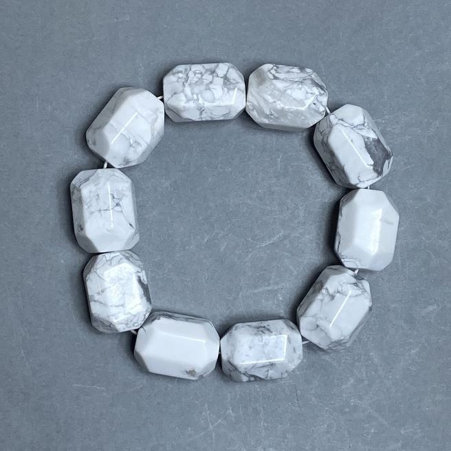 Náramek z kaolonu – facettované rondely, průměr 20 × 15 mm ±, délka 18 cm ±, elastický