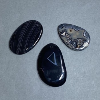 Přívěšek z přírodního kamene agat 47–54×32–40 mm – varianta velikostí