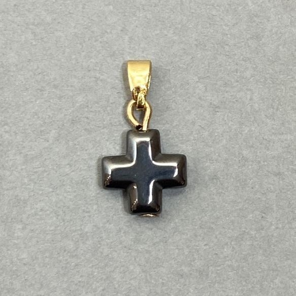 Přívěšek z hematitu ve tvaru kříže 19×12 mm