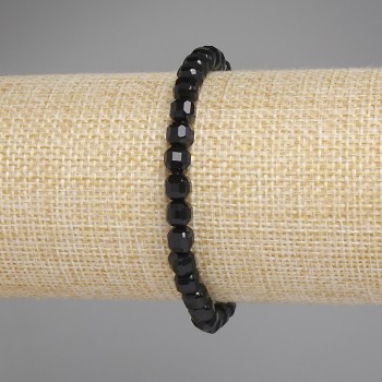 Náramek z turmalínu, broušené kubíky, velikost 5×5 mm, délka 18 cm, elastický
