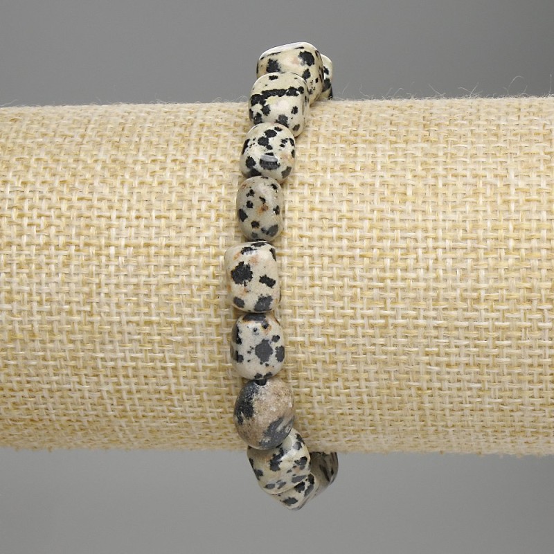 Náramek z dalmatinského jaspisu, brusované korálky, průměr 9–11×7–8 mm ±, délka 18 cm ±, elastická šňůra
