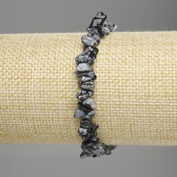 Náramek ze sněžného obsidiánu, drobné částečky, průměr 6–9 × 2–4 mm, délka 18 cm, elastický