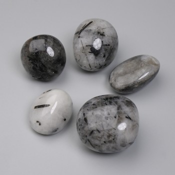 Volosatik – galetové kameny, opracované samorodky bez otvoru, 27–32×24 mm ±, assortiment velikostí (za 100 g ±)