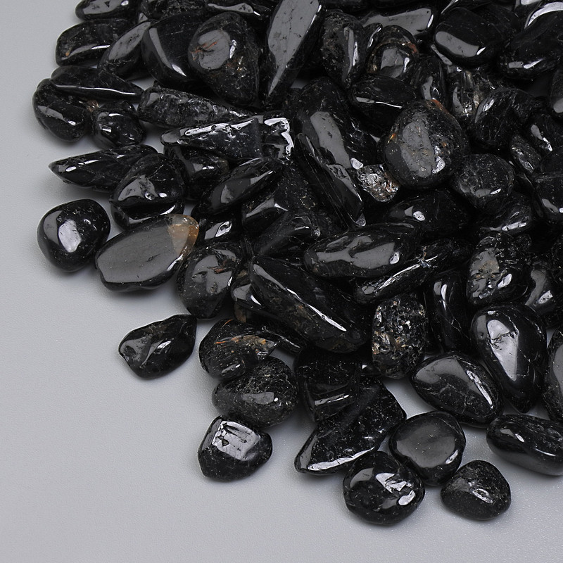 Přírodní achát drť bez otvoru 6-21×7-9 mm ± (za 100 g ±)