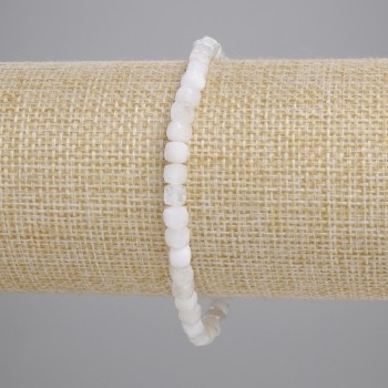 Náramek z adularitu broušené kubíky 4×4 mm, délka cca 18 cm, elastický
