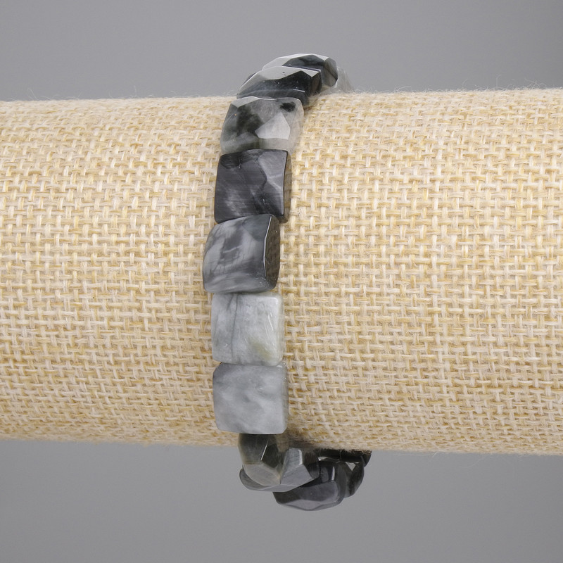 Náramek z sokolího oka, facettovaný čtverec, rozměr 9–10×9–10 mm ± (elastický), délka 18 cm+