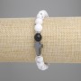 Náramek z chalcedonu s hladkými kuličkami, průměr cca 8 mm, hematitový kříž 14×9 mm, délka cca 18 cm, na elastické šňůrce