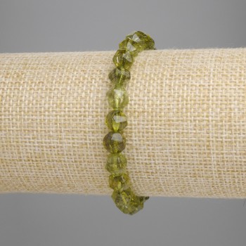 Náramek z hrizolitu s víceúhlými fasetami, rozměr 7,5×7,5 mm, délka 18 cm ±, elastický