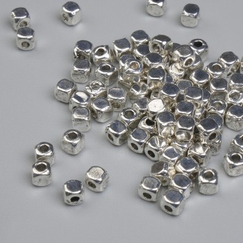 Korálková vložka barvy stříbra, průměr 3 mm ± otvor 1,1 mm ± balení přibližně 84 ks +