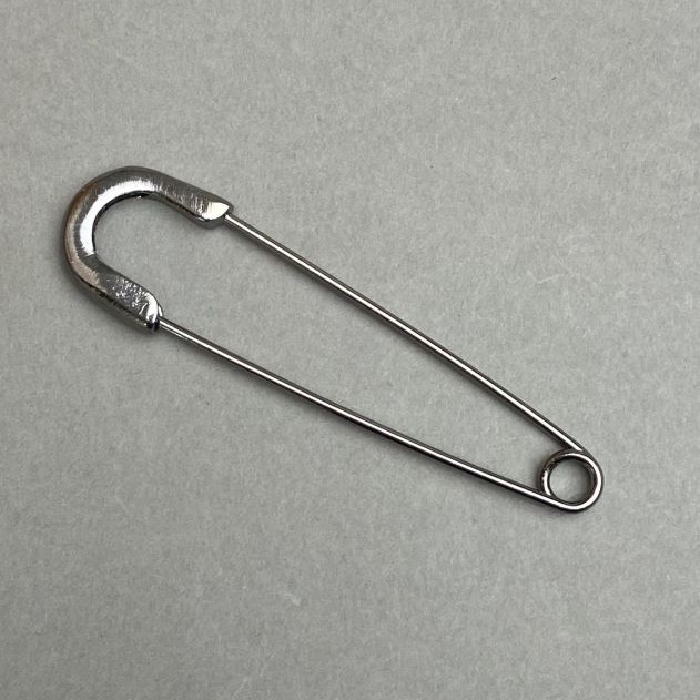 Brožka-špendlík 20×77 mm ± barva kovu: tmavá ocel