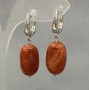 Náušnice z porézního korálu, oválné, průměr 18×11 mm, délka cca 35 mm