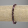 Náramek z rubínových kubíků broušených, průměr 5×5 mm, délka 18 cm, elastický