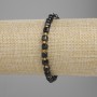 Náramek z brusovaného agátu, kostka 5×5 mm ±, korálky 3 mm ±, délka 18 cm ±, na elastické šňůře