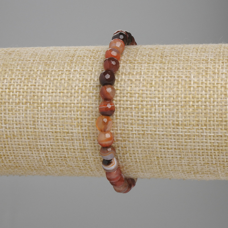 Náramek z brusovaného achátu, korálky o průměru 6 mm, délka 18 cm ±, elastický